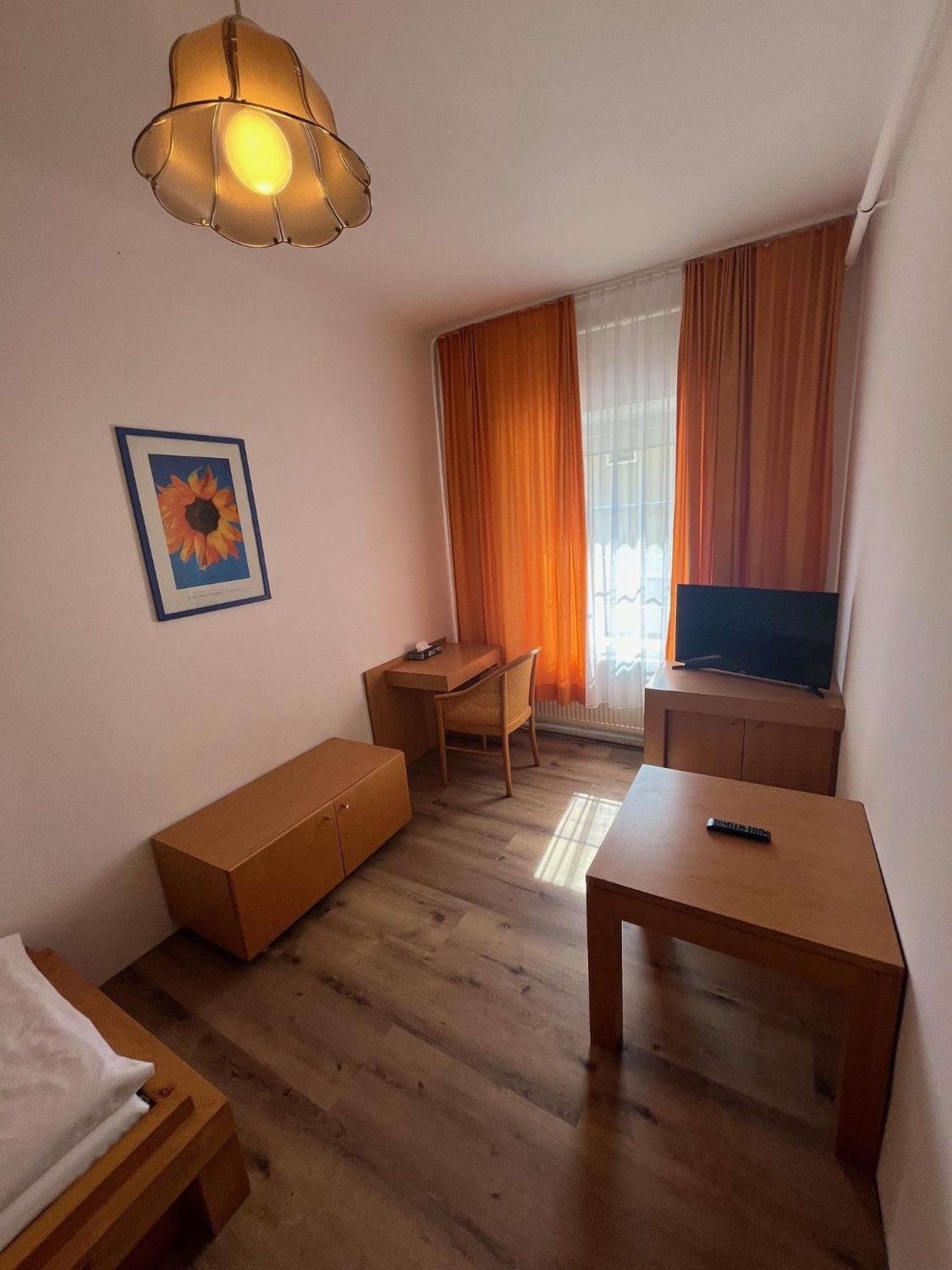 City Hotel Post 16 Braunau am Inn Buitenkant foto
